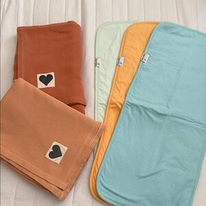 Spearmint Love Baby Swaddles/Blanket 2 Shoulder pads 3 bundle